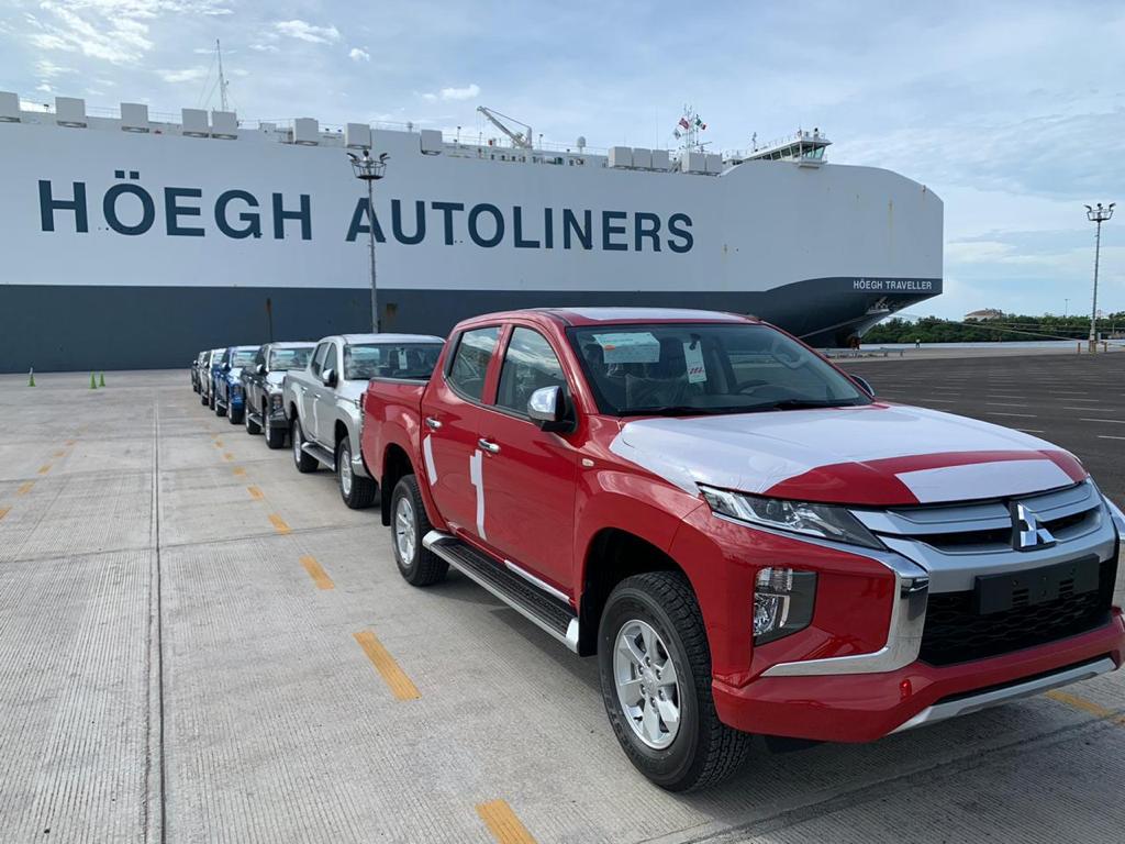 Importación de autos Mitsubishi en puerto Lázaro Cárdenas (Especal)