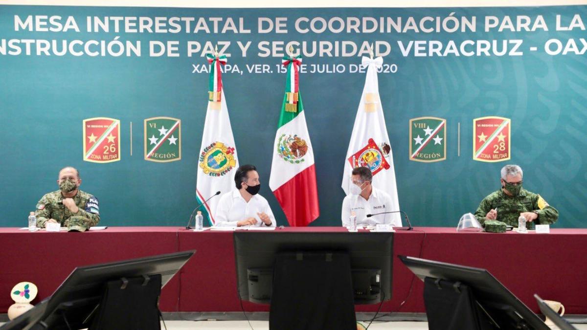 Los gobernadores de Oaxaca y Veracruz se reunieron en Xalapa.