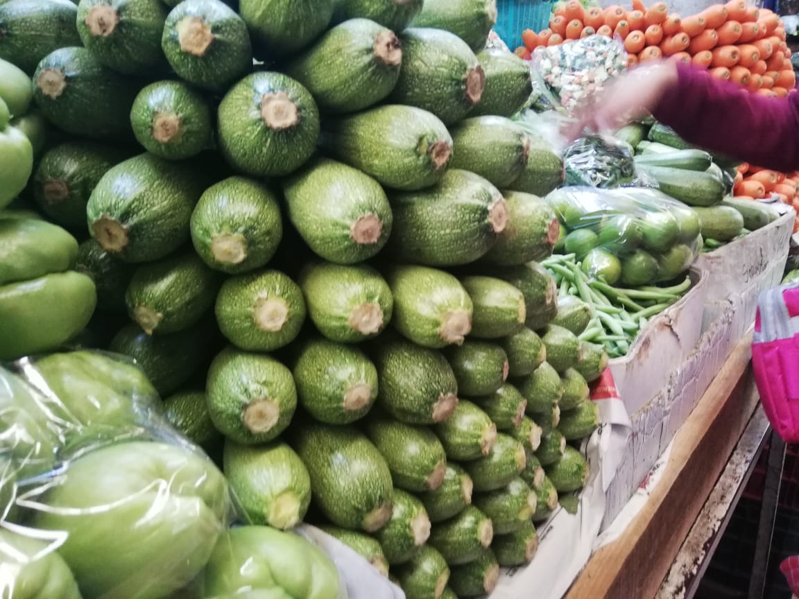 El análisis menciona que se deben impulsar circuitos comerciales locales para reducir las distancias en la distribución. (Jaime Zambrano)