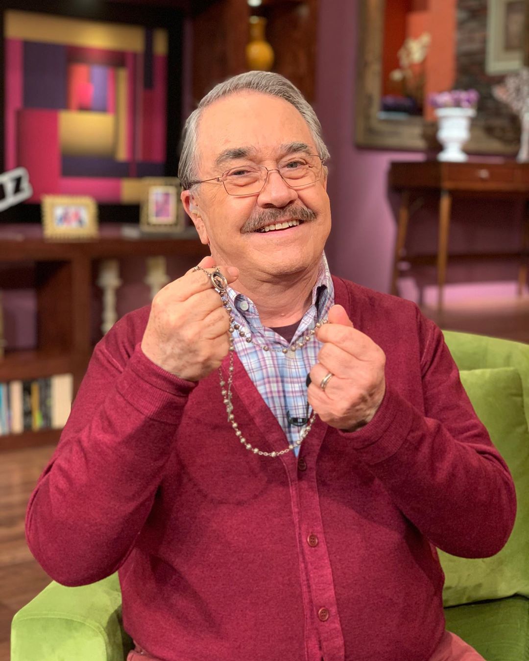 Pedro Sola asegura que no ve porno y saca su rosario en 'Ventaneando' (Instagram).