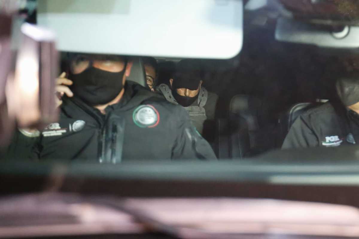 Con chaleco antibalas y cubrebocas, Emilio Lozoya llegó al reclusorio Norte, en la alcaldía Gustavo A. Madero. (Omar Franco)