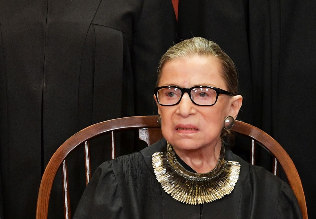 Ruth Bater Ginsburg fue nombrada por el presidente Bill Clinton en 1993; los cargos en la Corte Suprema de EU son vitalicios. (AFP)