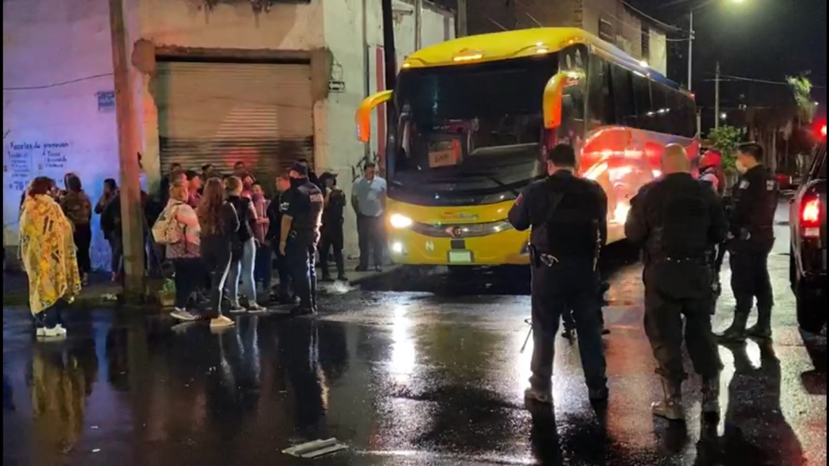 Sujetos con máscaras de payasos asaltaron a mano armada a comerciantes en Medrano (Martín Patiño Segura)