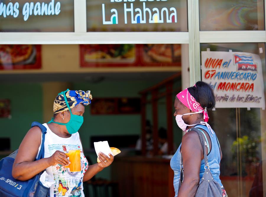 Cuba empezó a reabrir sus fronteras debido a que el turismo es uno de los pilares económicos del país. (EFE)