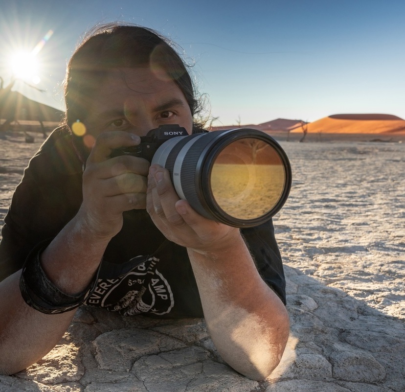Ha recorrido más de 45 países y su trabajo ha sido exhibido en revistas impresas y digitales alrededor del mundo, así como en exposiciones individuales y colectivas.<p>Es embajador de Sony y es representado por la galería YellowKorner.</p>