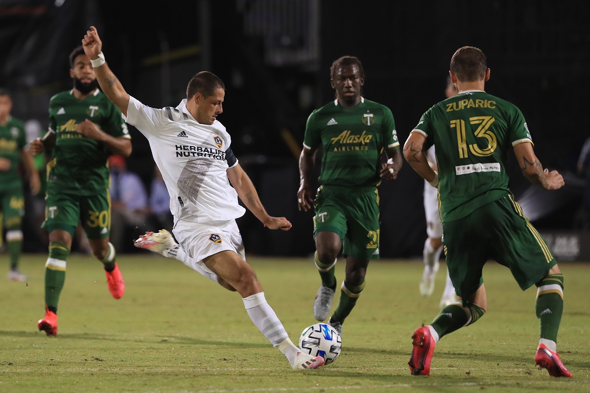 'Chicharito' Hernández durante un partido con el LA Galaxy (AFP)