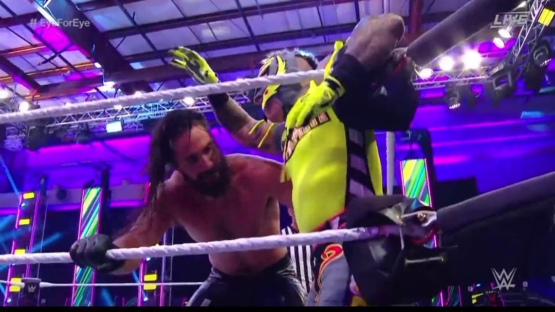 Rey Mysterio vs Seth Rollins (WWE)