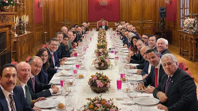 Burócratas de la 4T podrían aportar "voluntariamente" hasta 2 mil millones de pesos