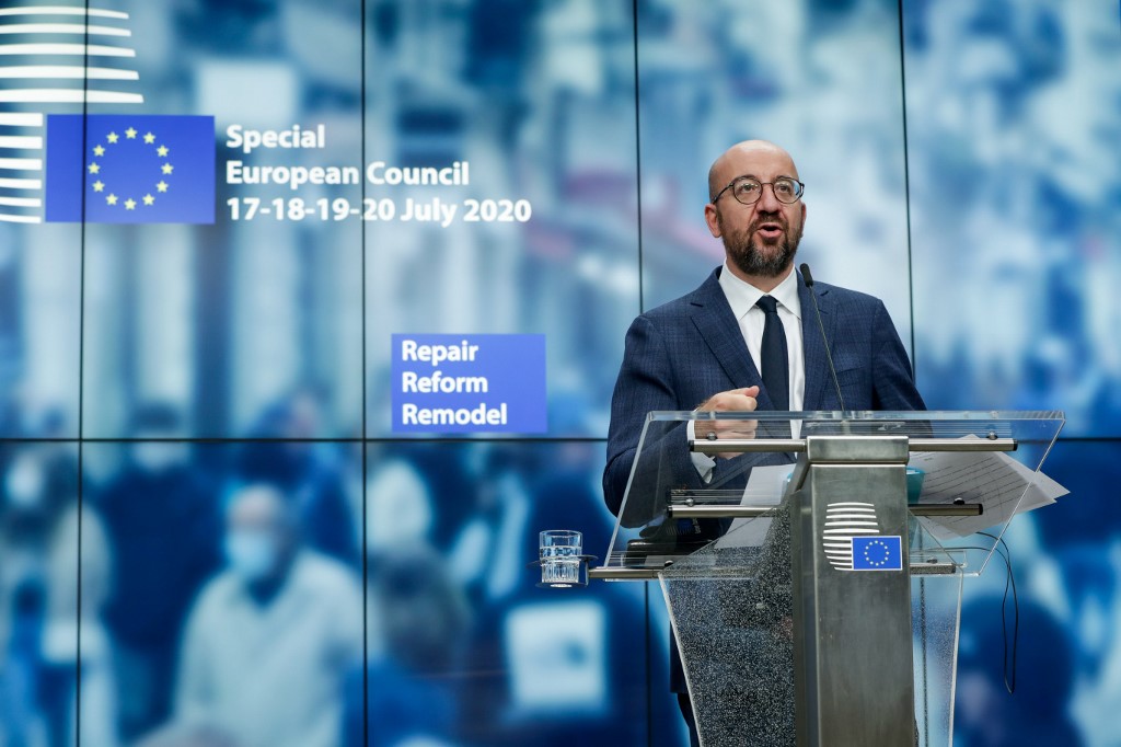 Charles Michel, presidente del Consejo Europeo, anunciando el acuerdo del plan económico. (AFP)
