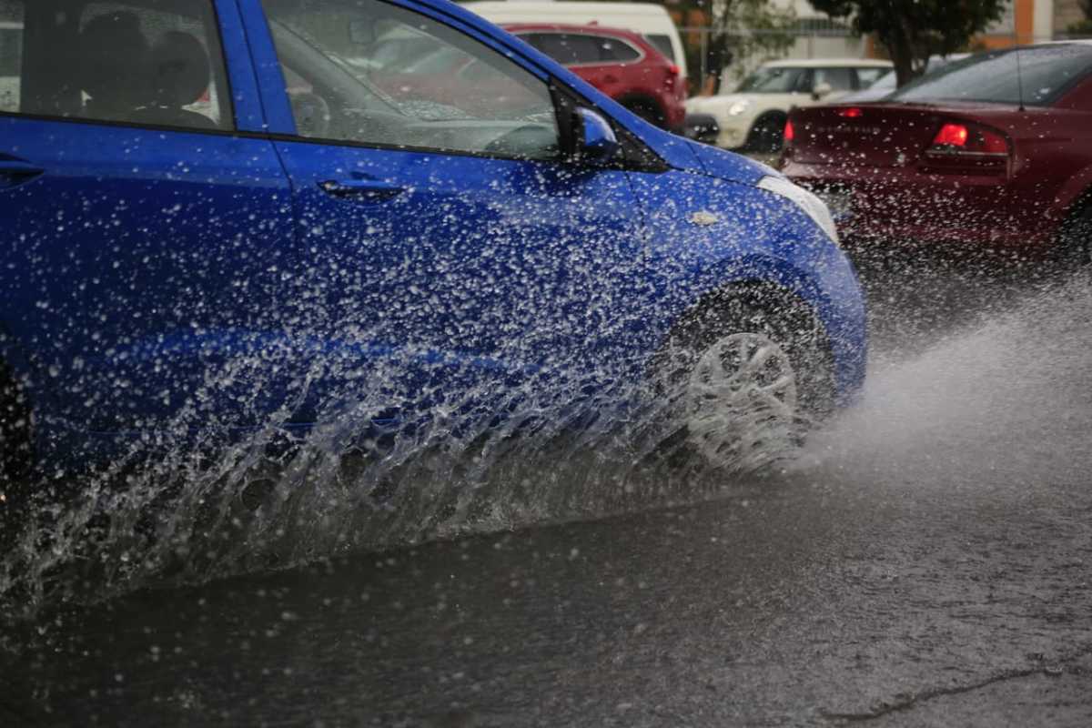 Imágenes que dejó la intempestiva lluvia y granizada que se presentaron al sur de la ciudad. (Andrés Lobato)