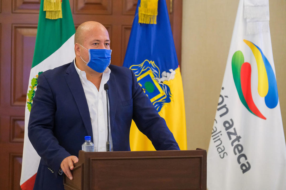 Enrique Alfaro Ramírez, pidió a los vallartenses y vacacionistas a no aflojar los cuidados preventivos. (Cortesía)