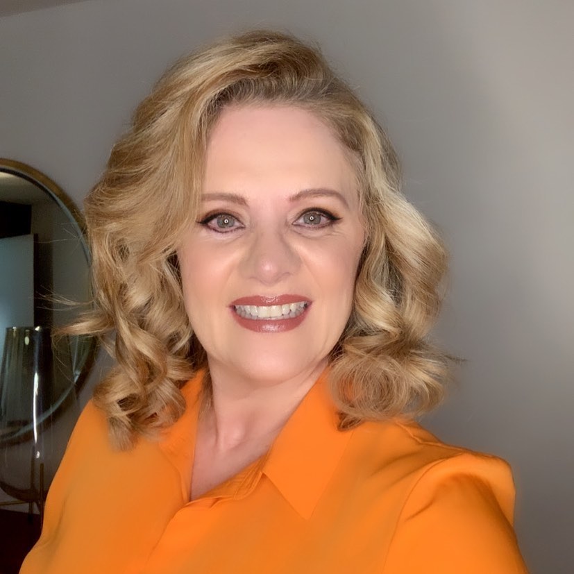Erika Buenfil se 'metió' en la piel de Miranda Priestly. (Instagram)