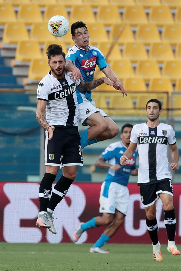 Lozano en la derrota del Napoli contra el Parma (EFE)