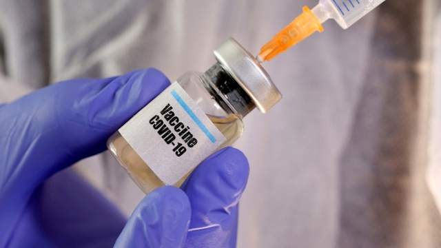 Pfizer y Moderna rechazan vender vacuna contra coronavirus a precio de costo