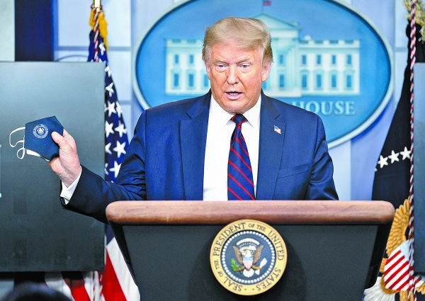 Trump no tiene metas más allá de permanecer en el poder; solo quería una “victoria”, argumentan las autoras. Evan Vucci/AP