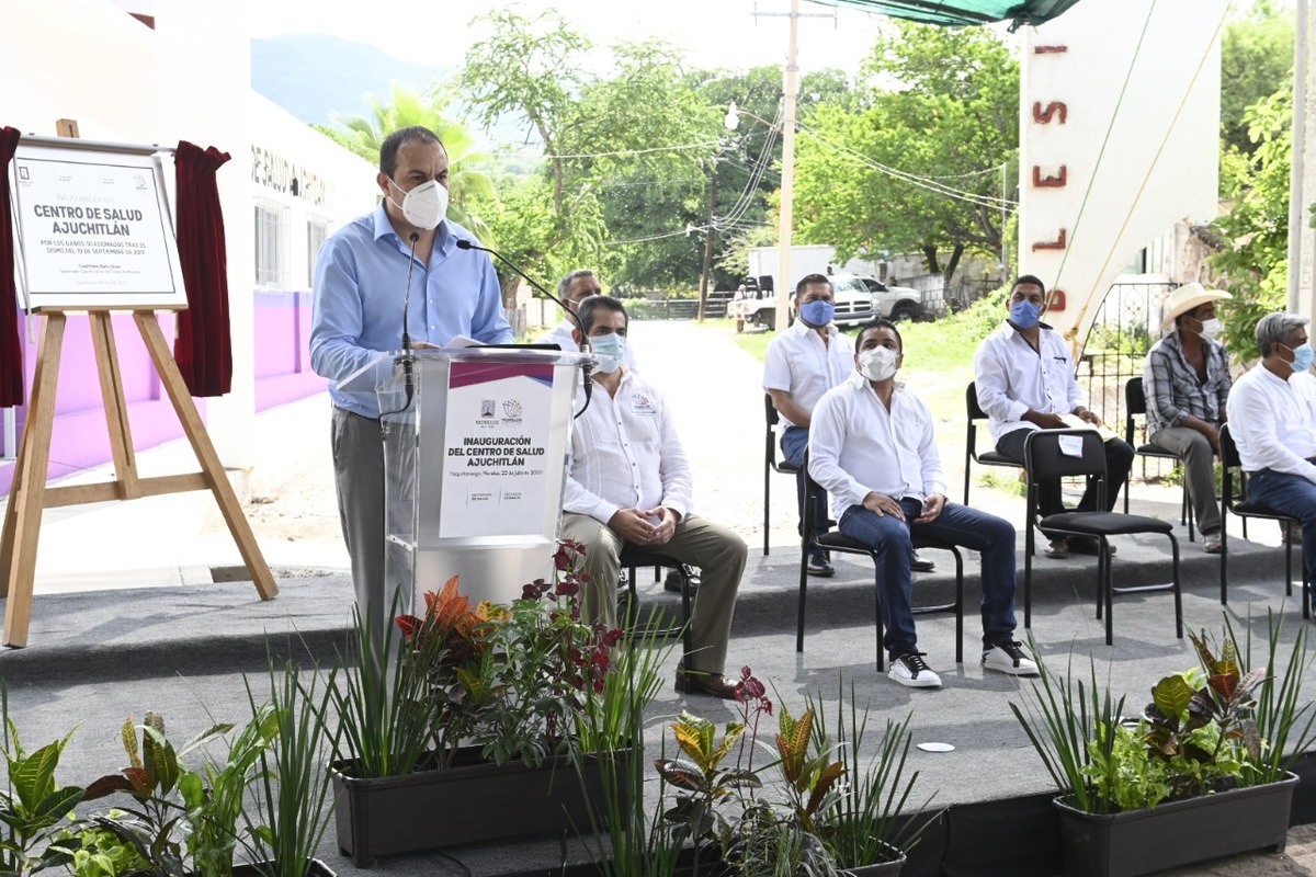 Cuauhtémoc Blanco entregó las instalaciones del Centro Médico de Ajuchitán.