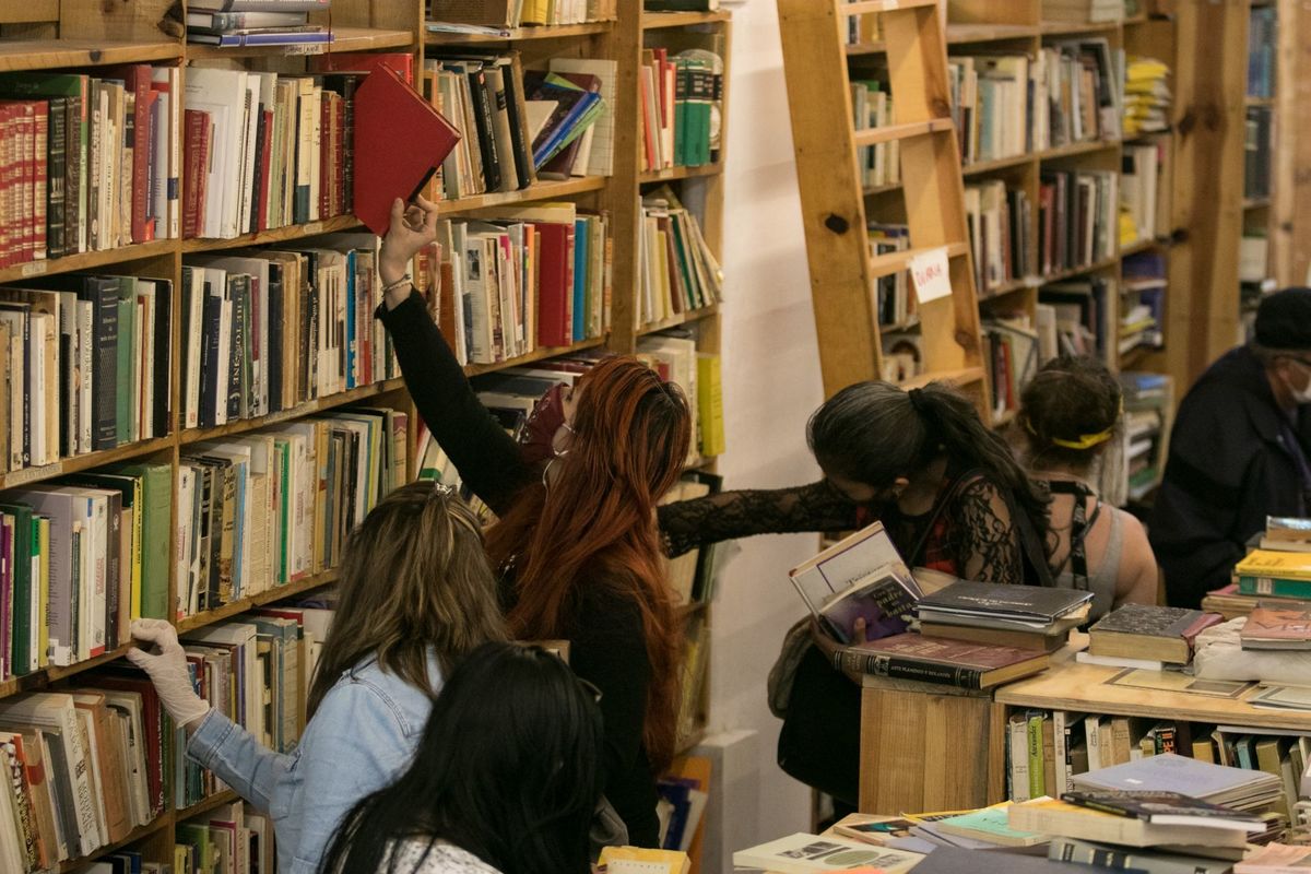 Las librerías podrán reabrir en tanto atiendan las medidas de sanidad. (Cuartoscuro)