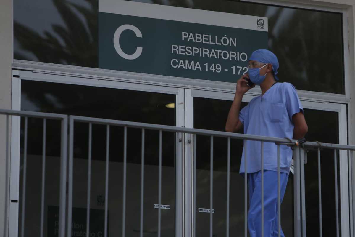 Los pabellones covid en el Autódromo Hermanos Rodríguez se instalaron en la zona de paddock. (Ariana Pérez)