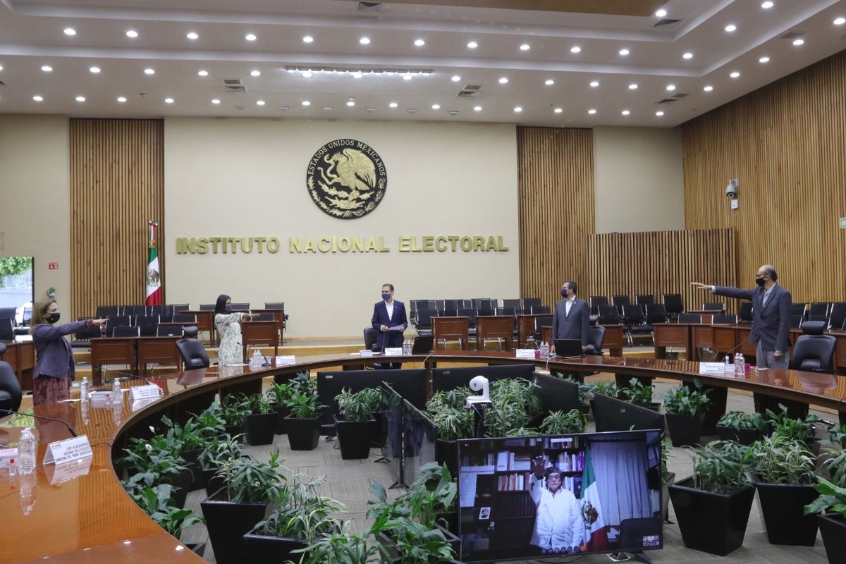 Los recién nombrados consejeros del INE participaron en su primera sesión en la que realizaron diversos pronunciamientos. (Especial)