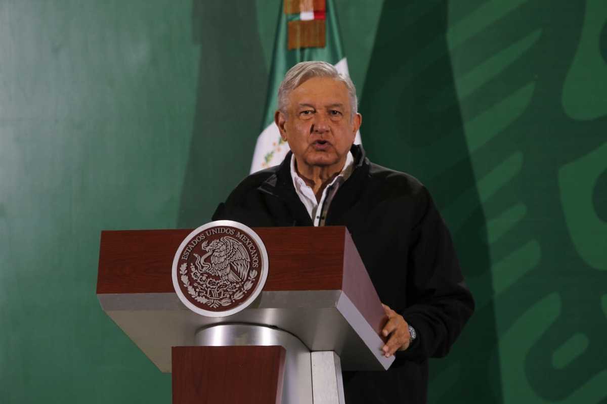 AMLO dijo que en Oaxaca se construyen vías para conectar a la capital con la costa y el Istmo. | Omar Franco