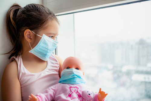 Muere niña de coronavirus. (shutterstock)