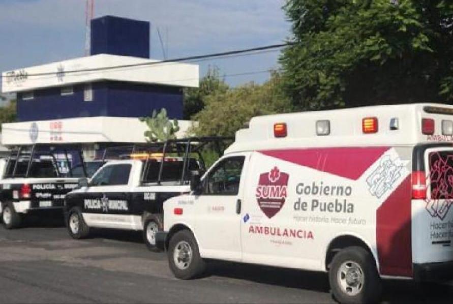 Paramédicos el SUMA y del Grupo Relámpagos acudieron a la Subcomandancia. (Especial)