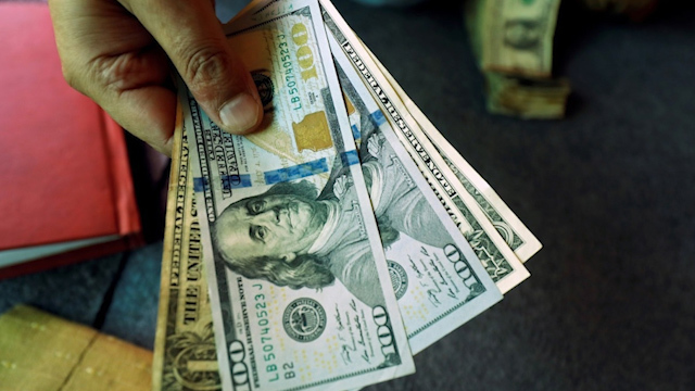 Peso y bolsa mexicana caen tras datos de desempleo en EU
