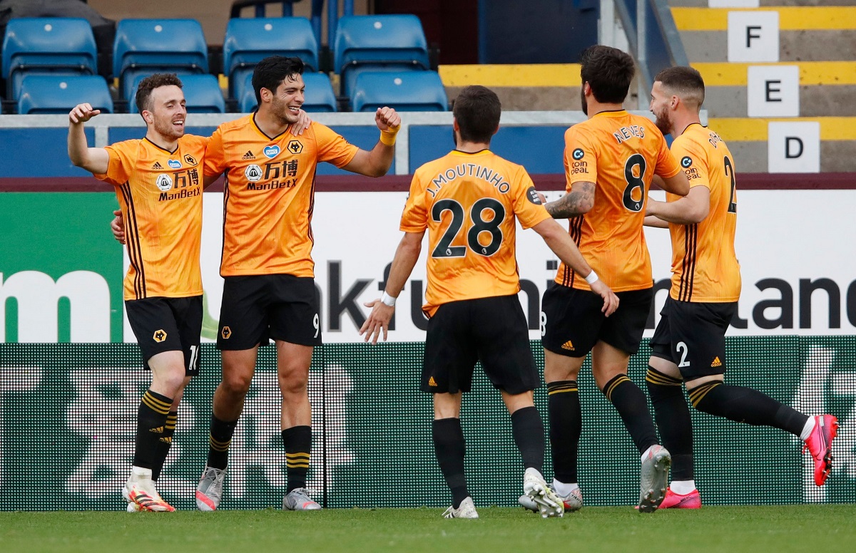 Raúl Jiménez en festejo con los Wolves (Reuters)