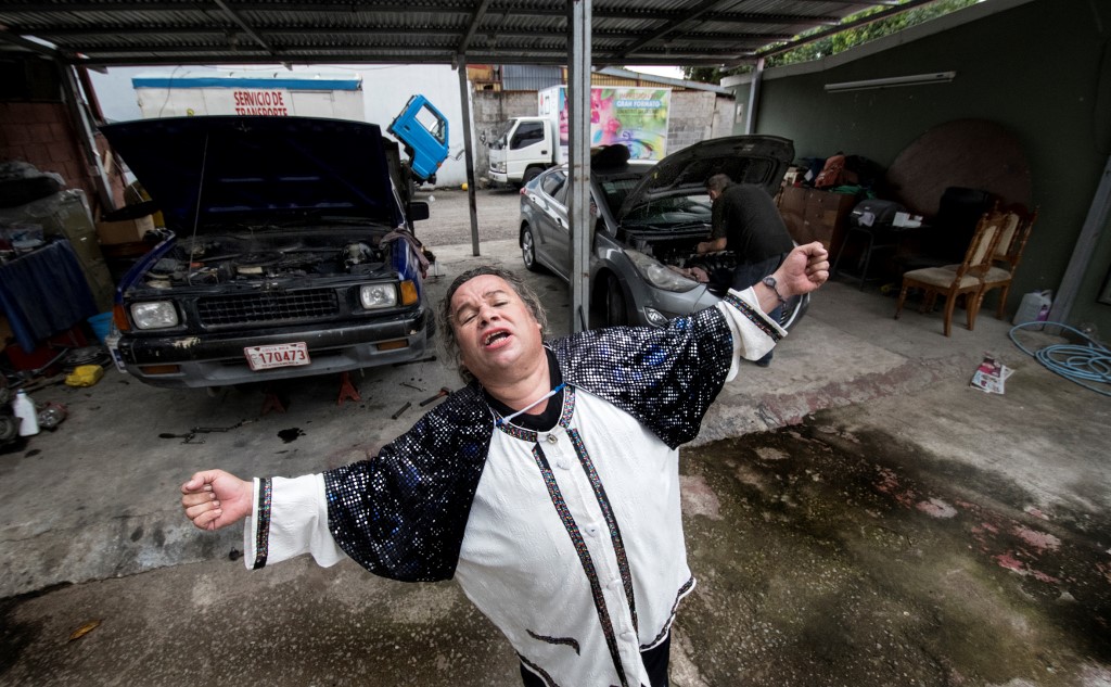 Alberto Lizano, conocido popularmente como el Juan Gabriel Tico. (AFP)