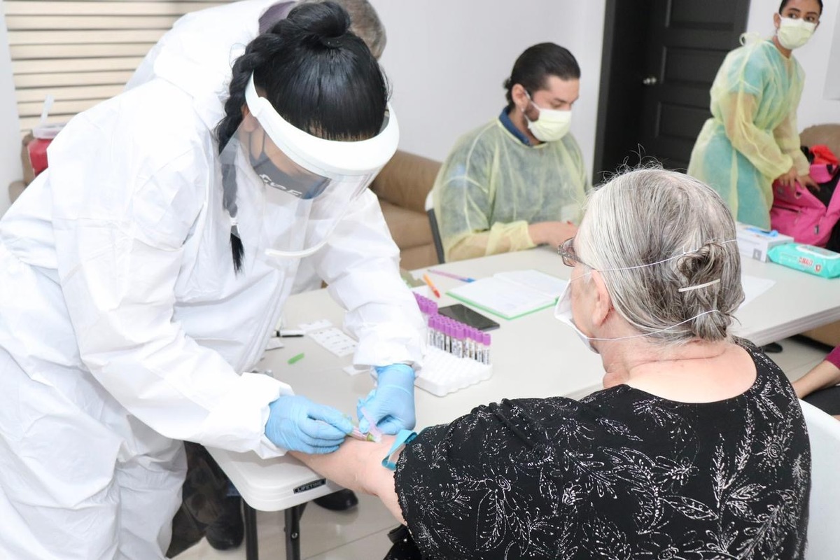 En el asilo de la comunidad hubo resistencia para realizarse las pruebas y fue necesario pedir autorización a familiares. (Especial)