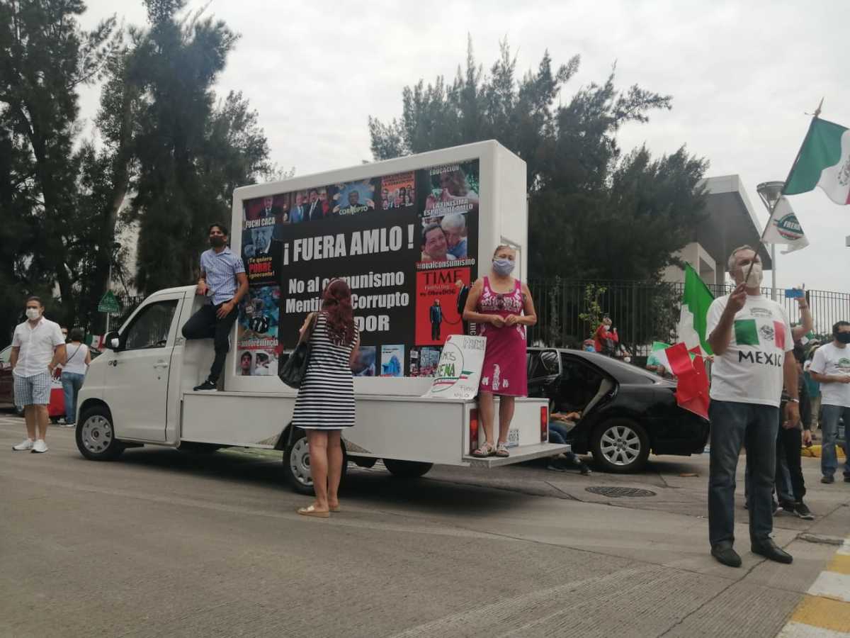 Se reúnen manifestantes de FRENA en Parque Explora. Foto: Wendoline Adame
