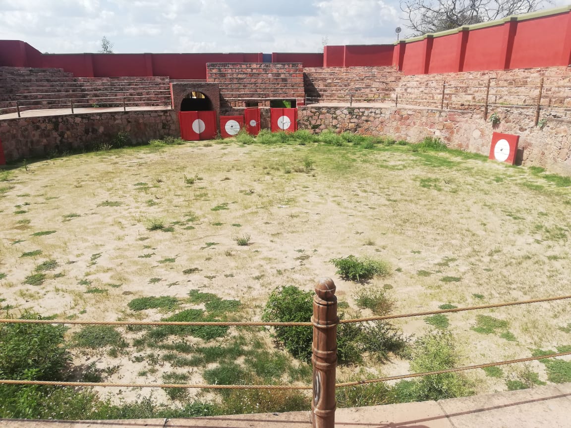 El escenario taurómaco fue construido por don Agapito Gómez para los festejos taurinos. (Milenio)