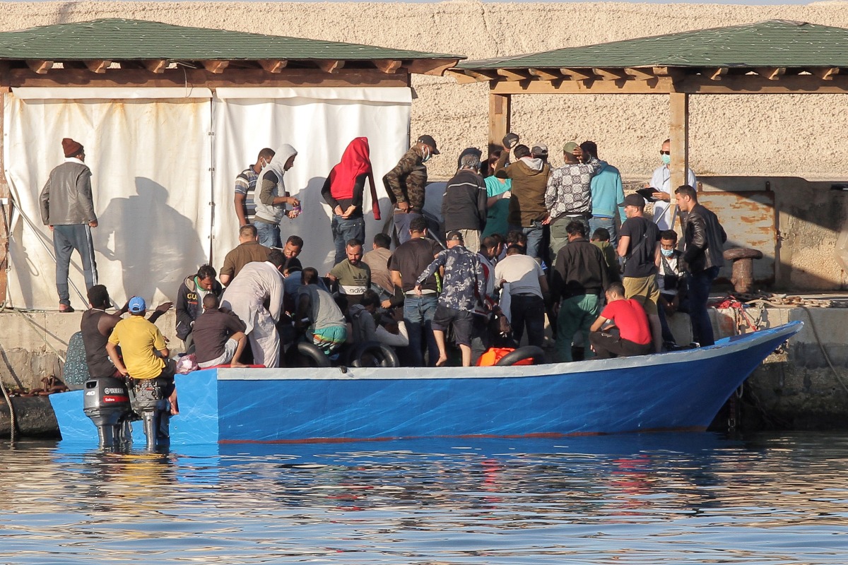 MIles de migrantes trata de ingresar a Europa a través del Mar Mediterráneo. (Reuters)