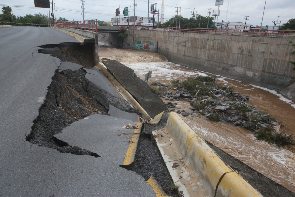 El área metropolitana de Monterrey resultó con múltiples daños a causa de la tormenta tropical "Hanna". Foto: Raúl Palacios.