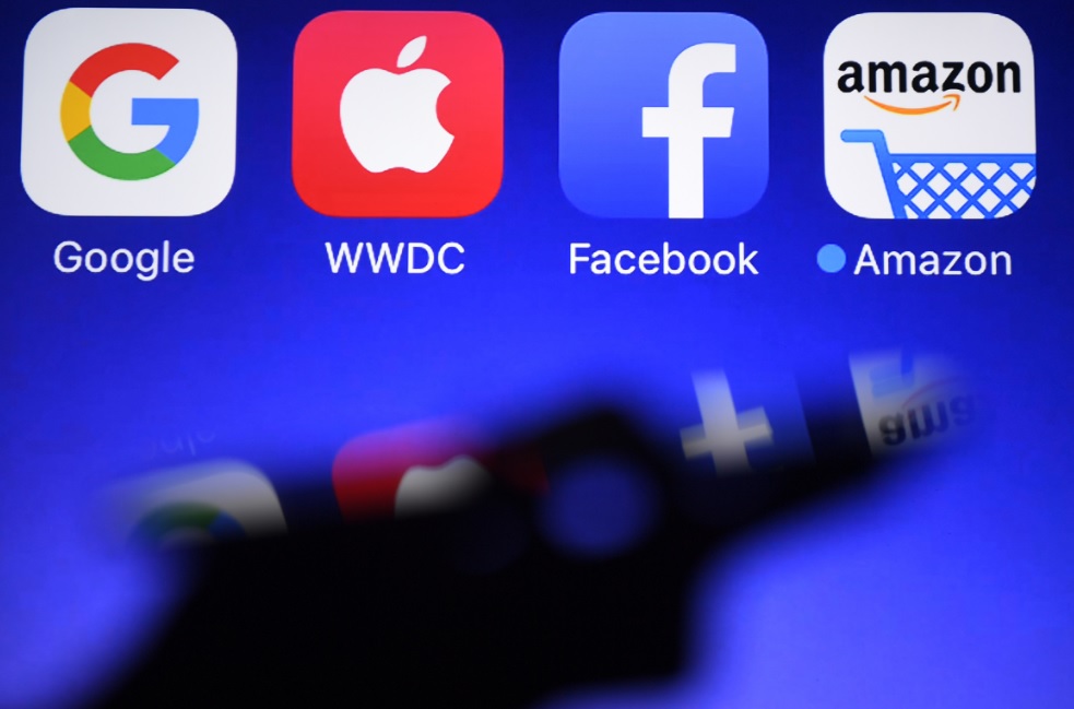 Amazon, Google, Facebook y Apple, a audiencia ante Congreso de EU. (AFP)