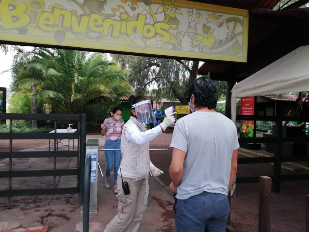 La taquilla está habilitada para que solo una persona por familia haga fila y se sugiere pagar con tarjeta.  (Fanny Miranda)