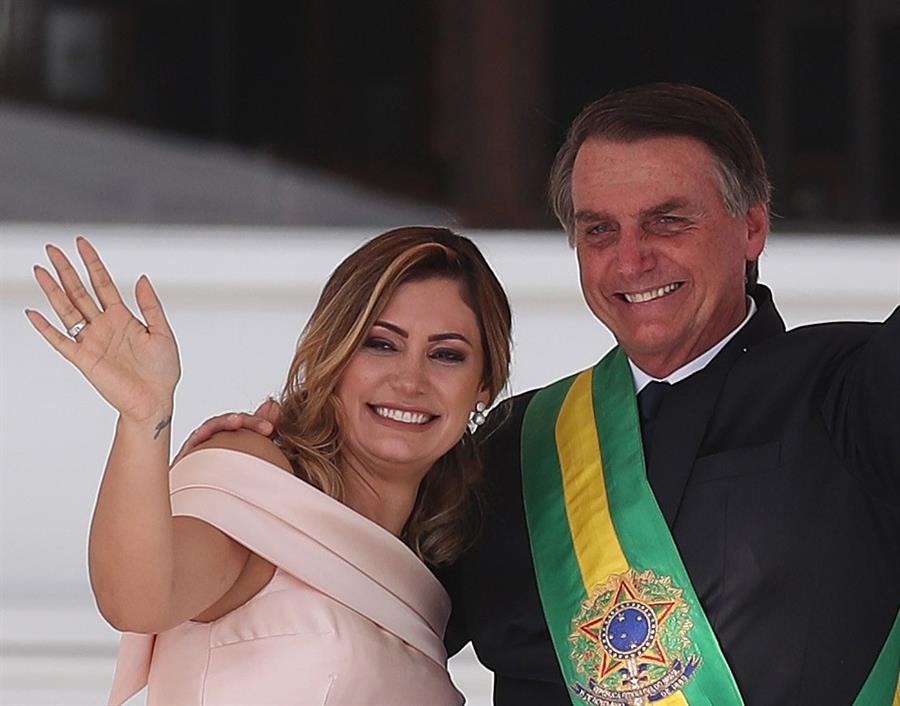 La esposa del presidente brasileño dio positivo mientras el mandatario se encuentra en gira. | EFE
