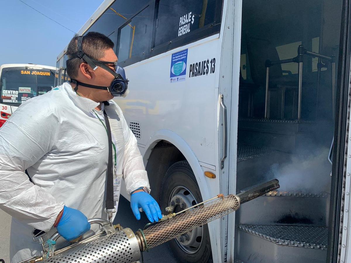 Se realizaron 13 infracciones, seis a autobuses suburbanos, cuatro a camiones urbanos y tres a taxis. (Especial)