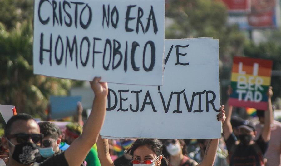 Las terapias de conversión buscan modificar o menoscabar identidad de género, así como la orientación sexual de una persona. (EFE)