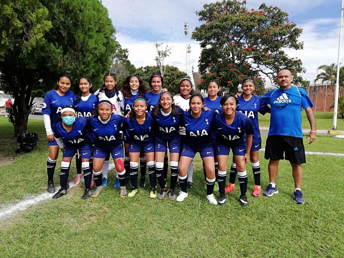 Los estudiantes del plantel 18 del CECYTEO en Tehauntepec fueron reconocidos por sus actividades. (Especial)