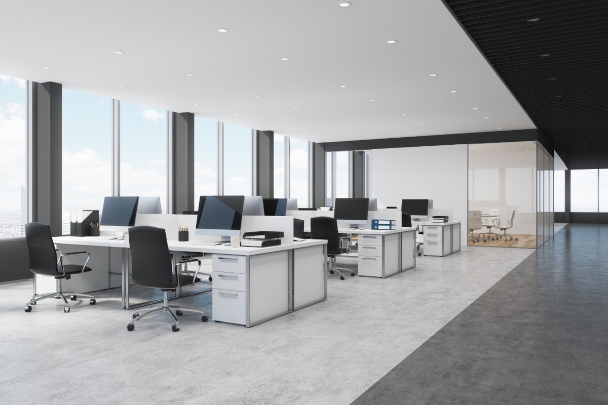 Las oficinas se han tenido que adaptar por la pandemia con poco presupuesto (Shutterstock)