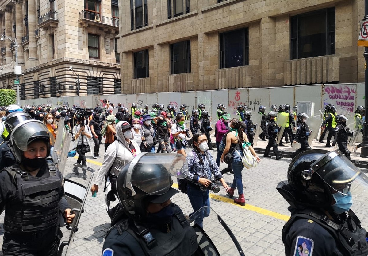 Las manifestantes marcharon por las avenidas Juárez y Eje Central. | Jorge Becerril