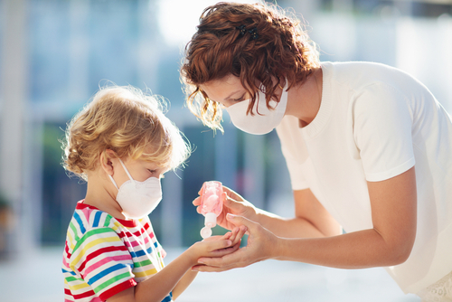 Los niños son portadores de altos niveles de coronavirus. (shutterstock)