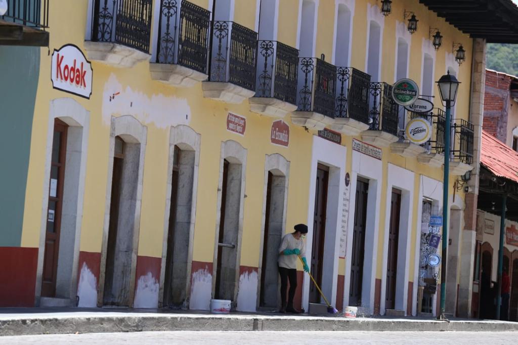 Reapertura de negocios en Real del Monte durante la contingencia. (Jorge Sánchez)