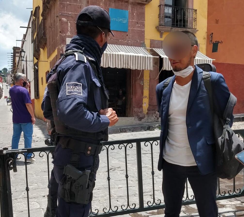 Arrestan otro turista por no usar cubrebocas en San Miguel de Allende