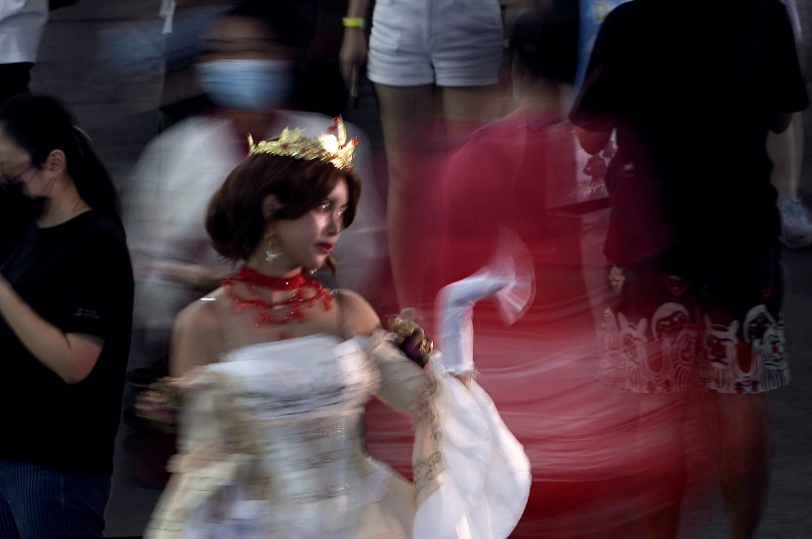 Una cosplayer posa para una foto durante la Exposición y Conferencia de Entretenimiento Digital de China. (Reuters)
