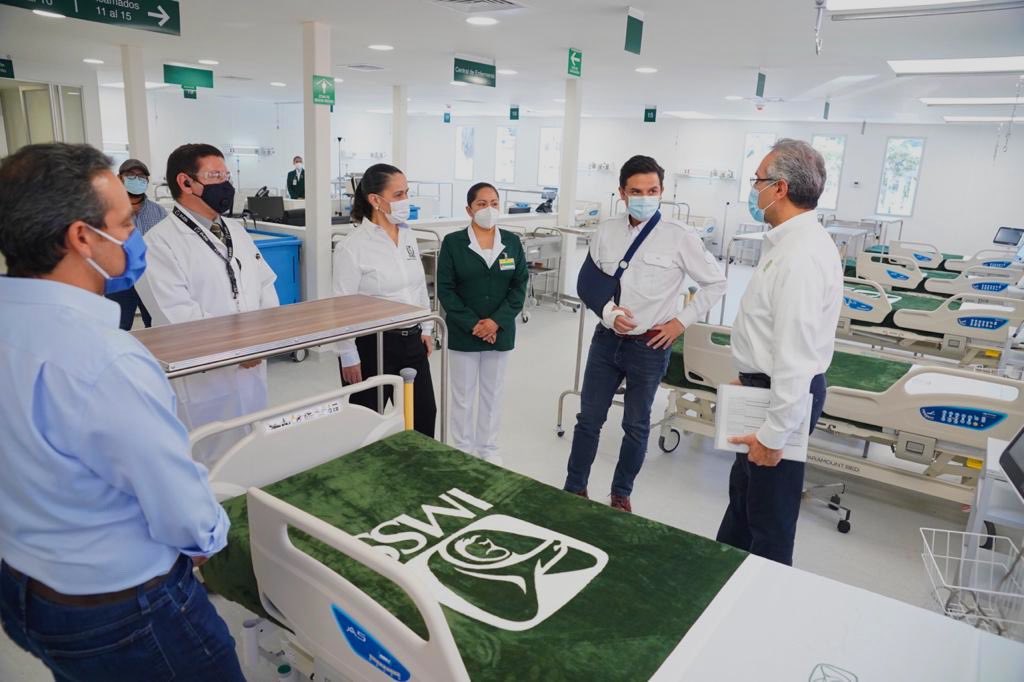 El director nacional del IMSS supervisó el Hospital Anexo que próximamente entrará en funciones. (Especial)