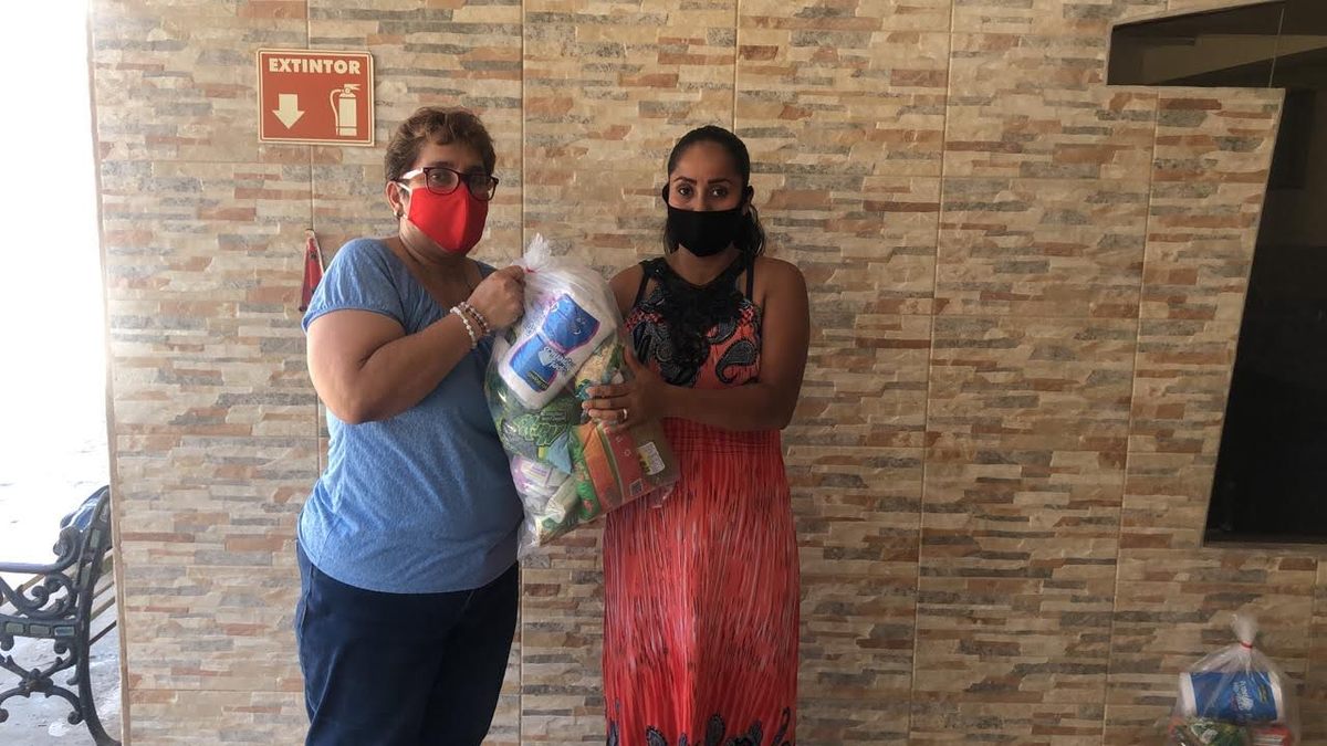 Entregan alimento y despensas a las familias más vulnerables (Cortesía)