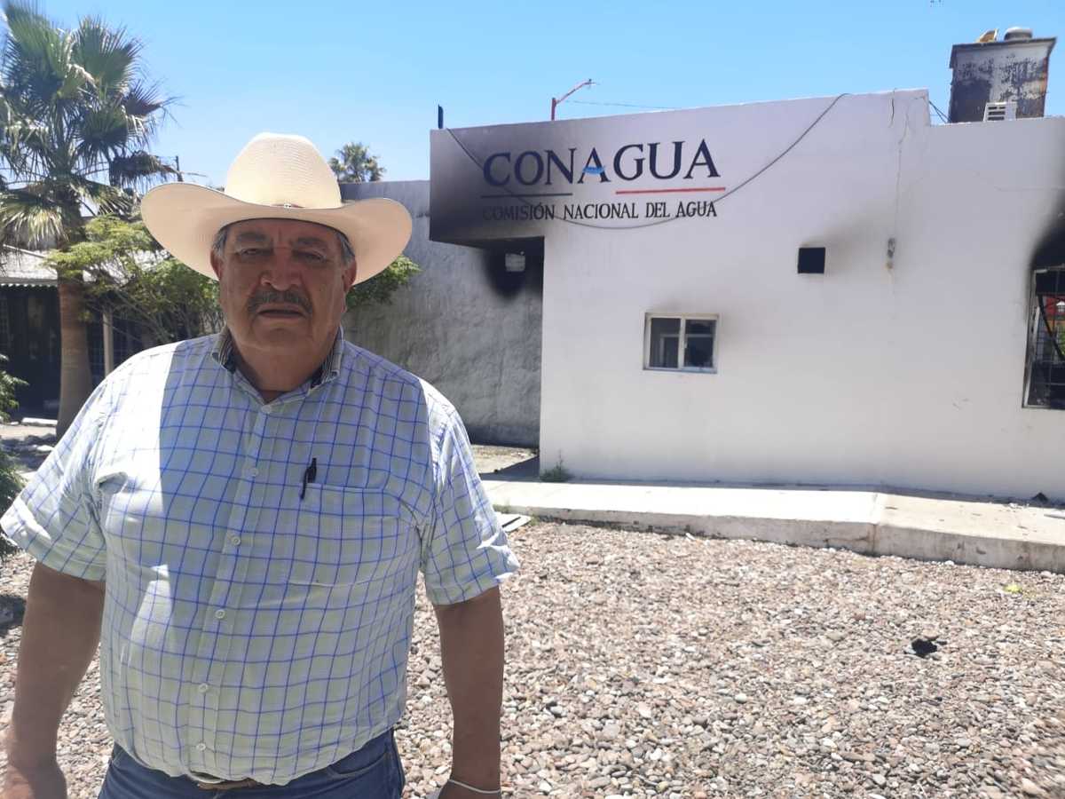 Los productores inconformes incendiaron diversos edificios de la Conagua / Omar Brito