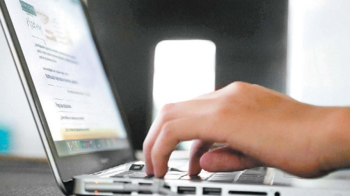 Sugirieron a los jóvenes a ser tolerantes y humanitarios, y “darle chanza” a los profesores que no están familiarizados con la tecnología. Jorge López